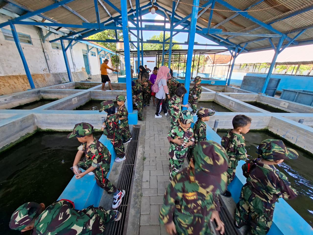 Cinta Ikan dengan Eduwisata - Dinas Perikanan Pamekasan